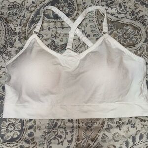Zenana Outfitters White Seamless Bra